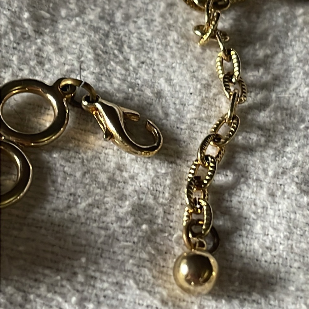 Beautiful Vtg Double Strand Faux Pearl & Gold Tone Short Necklace/Choker - Picture 3 of 3